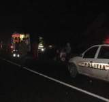 Un autocar plin cu muncitori și un TIR, implicate într-un accident la Ariceștii Rahtivani