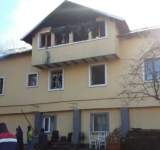 VIDEO| Casa parohială din Valea Screzii, cuprinsă de flăcări
