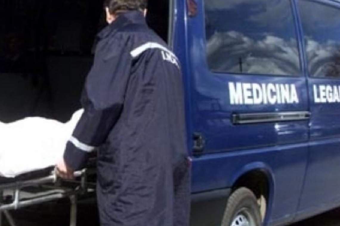 Descoperire macabră în Ploiești! Cadavrul unui tânăr de 27 de ani, găsit în zona ghenei unui bloc 