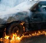 Mașină în flăcări pe o stradă din Ploiești