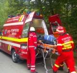 Accident la Păulești! Două persoane au fost transportate la spital