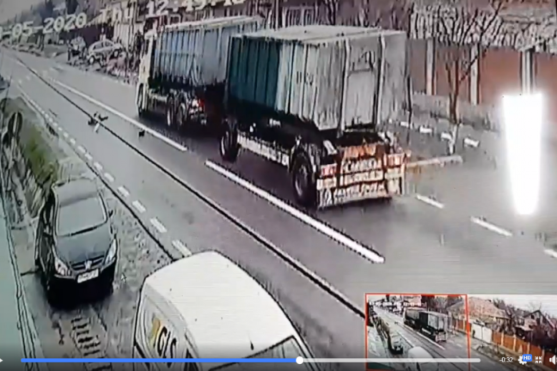 VIDEO| Copil de 9 ani, lovit de TIR la Ciorani! A fost dus la spital cu elicopterul SMURD