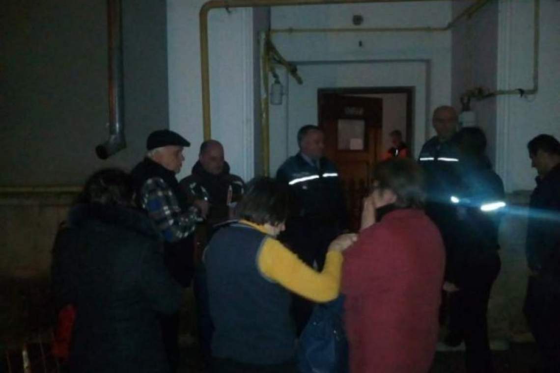 Scandal într-o scară de bloc! O ploieșteancă a fost amenințată de o femeie că o va infecta cu coronavirus