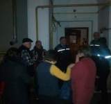 Scandal într-o scară de bloc! O ploieșteancă a fost amenințată de o femeie că o va infecta cu coronavirus