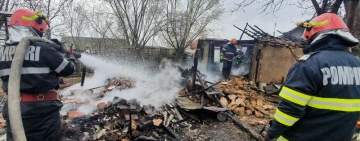 VIDEO| Incendiu la o casă din comuna Drăgănești