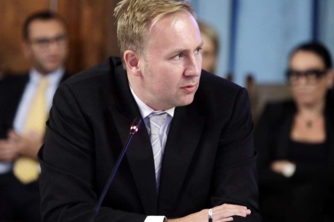 Ministrul Sănătății, Victor Costache, și-a dat demisia în plină criză a epidemiei de coronavirus. Reacția premierului Orban