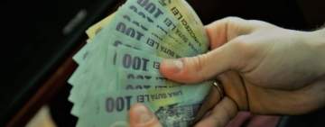 Românii pot solicita amânarea ratelor! Normele de aplicare au fost publicate în Monitorul Oficial