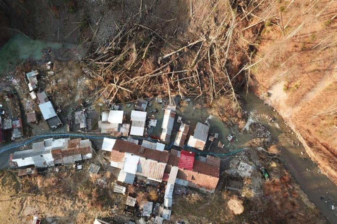 VIDEO| Alunecarea de teren de la Azuga. Au fost evacuați 130 de oameni