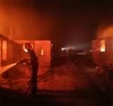 O casă din comuna Iordăcheanu, distrusă de flăcări