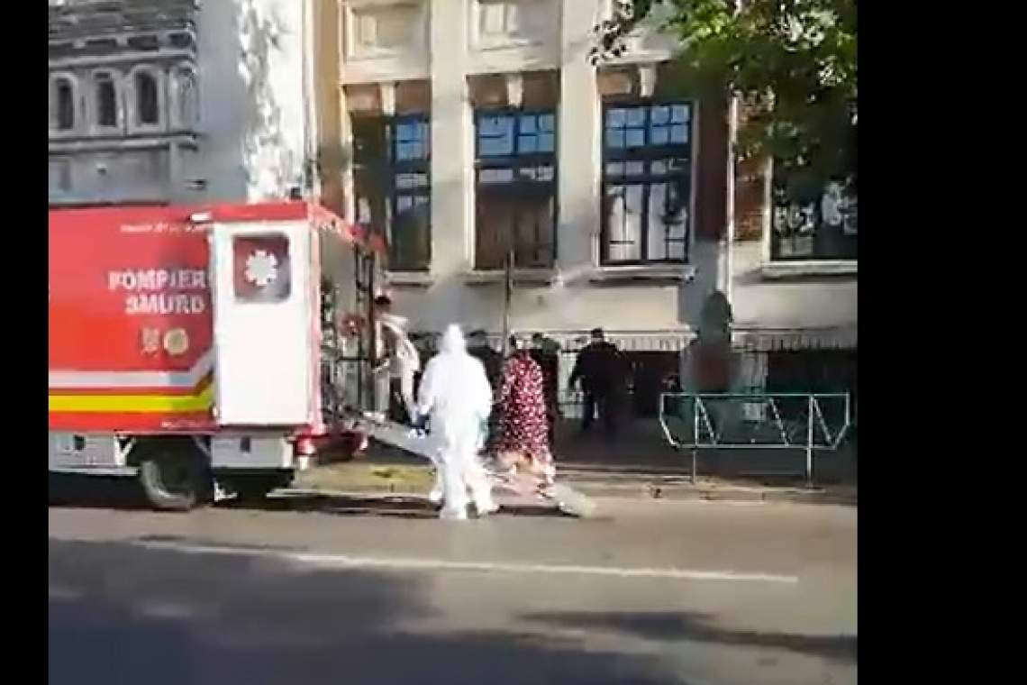VIDEO cu puternic impact emoțional| Cinci persoane infectate cu COVID-19 în centrul Ploieștiului! Imagini cu momentul în care acestea au fost ridicate cu izoleta
