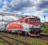 UPDATE| Mașină a Poliției Locale, lovită de tren în Prahova! O persoană a murit