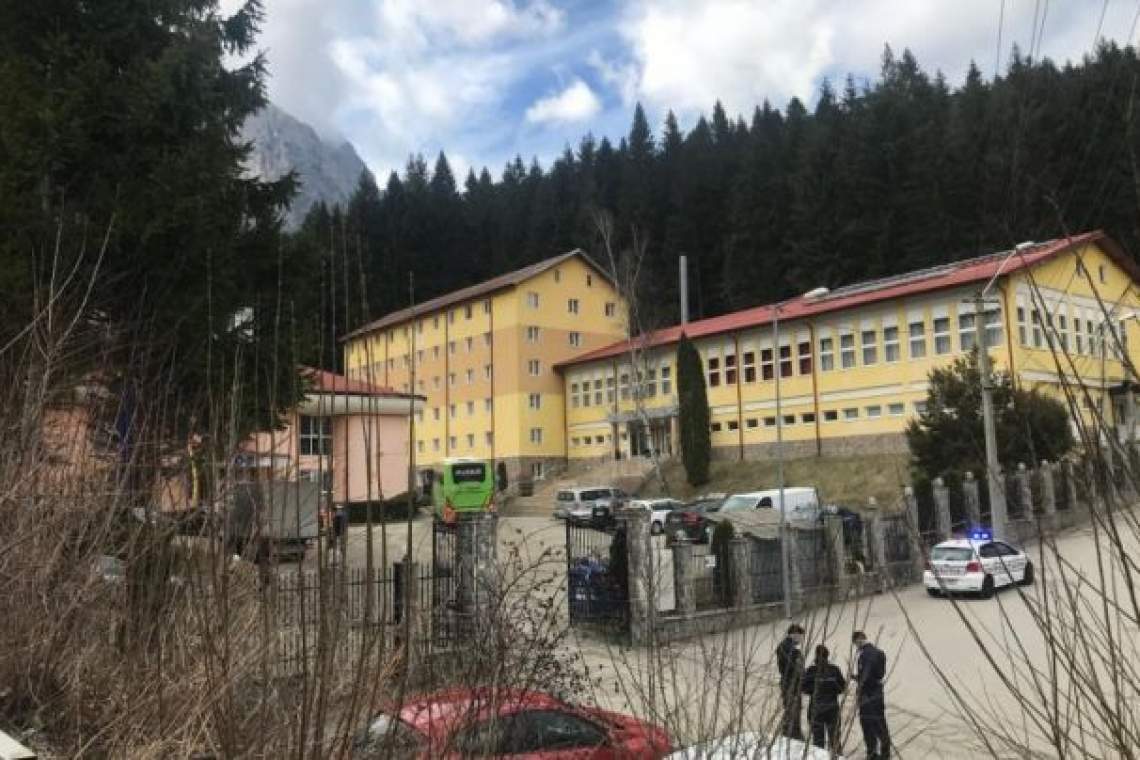 Scandal în centrul de carantină din Bușteni. O persoană s-a ales cu dosar penal