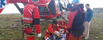 Barbat prins într-un utilaj la o fabrică din Ceptura. Va fi preluat de elicopterul SMURD