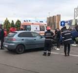 Accident în parcarea Ploiești Shopping City! O mașină s-a răsturnat 