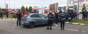 Accident în parcarea Ploiești Shopping City! O mașină s-a răsturnat 
