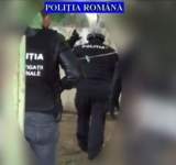 VIDEO: Imagini de la perchezițiile din Ploiești! Au fost vizate persoane care cereau bani și bijuterii pentru rugăciuni și dezlegări