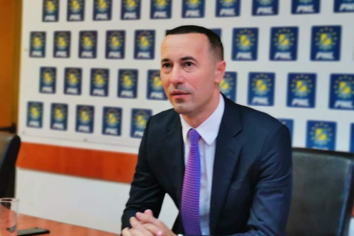 Iulian Dumitrescu: Aleşii locali ai PNL Prahova vor promova hotărâri de Consiliu Local  prin care vor fi scutite de taxele locale, până la sfârşitul anului, firmele din sectorul HORECA