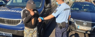 Un bărbat s-a dezbrăcat  și a încercat să atingă o femeie în centrul Ploieștiului
