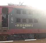  Iese fum de la automotorul unei locomotive! 200 de călători, evacuați dintr-un tren aflat între Halta Valea Largă și Halta Posada