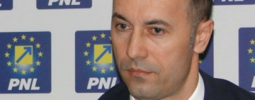 Iulian Dumitrescu: „Vom cumpăra măşti pentru toţi elevii şi cadrele didactice din Prahova”