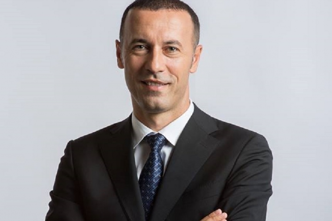 Iulian Dumitrescu: "Moţiunea de cenzură iniţiată de PSD reprezintă un act de sabotaj la adresa României"