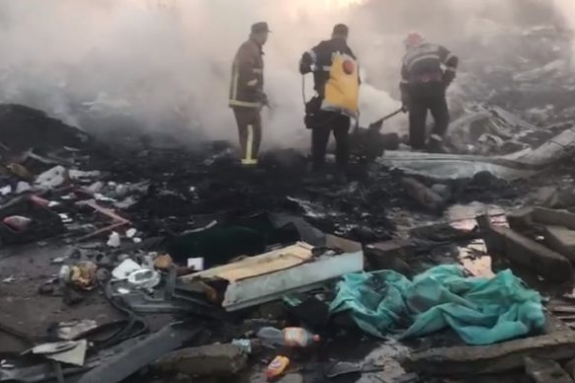 VIDEO| Dezastru ecologic lângă Bărcănești cauzat de oamenii lipsiți de bun simț! Au ars zeci de hectare acoperite cu gunoaie