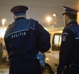 Scandal la o familie din localitatea Românești! Polițiștii au intervenit, mai multe persoane fiind rănite