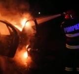 Accident cumplit în Prahova! O fată de 18 ani a murit, după ce mașina s-a răsturnat și a luat foc