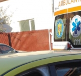 FOTO| Taxi implicat într-un accident în Ploiești. O persoană, transportată la spital