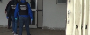 VIDEO| Percheziții în Prahova la producători ilegali de băuturi alcoolice. Au fost indisponibilizat aproape 4.700 de litri de băuturi spirtoase