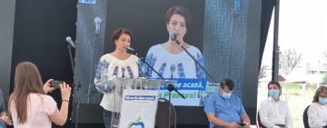 Cătălina Bozianu, candidat PMP Prahova pentru Camera Deputaților: Susținem redeschiderea școlilor măcar pentru elevii de clasele I-IV, așa cum se întâmplă în cele mai multe țări europene