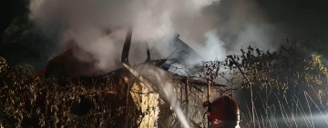 Incendiu în Ploiești! Etajul unei case a luat foc