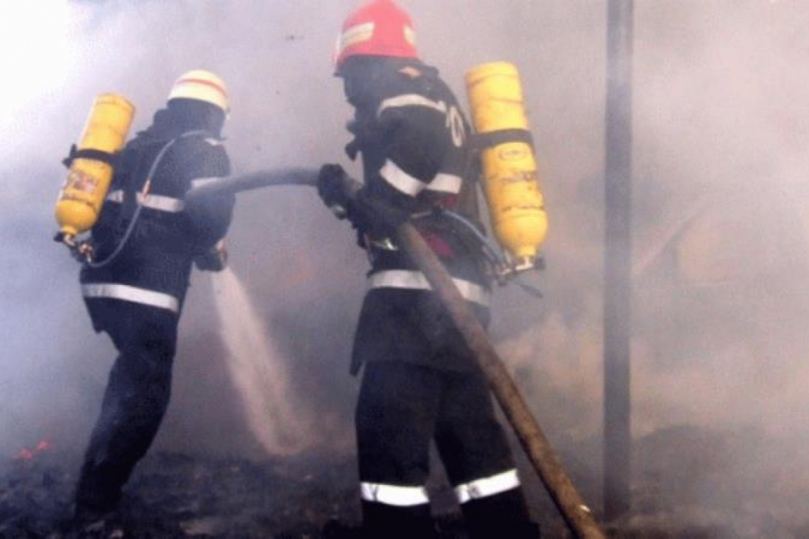 Incendiu la fostele sere de la Tătărani