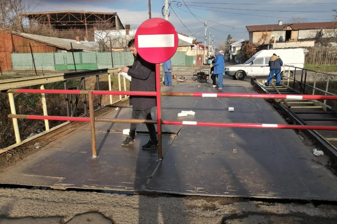 Mai multe poduri și pasarele din Ploiești rămân închise.Restricții și în alte zone din municipiu