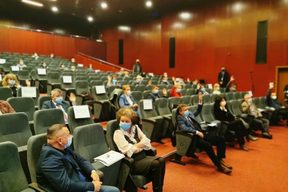 Restructurări la Consiliul Județean Prahova. Peste 300 de posturi vor fi desființate