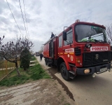 Incendiu pe strada Izvoarele din Ploiești. O femeie a fost găsită moartă într-o baracă