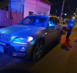 Un BMW X5 furat în urmă cu puțin timp în București, oprit în trafic de polițiști ploieșteni 