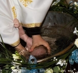  A murit bebelușul din Suceava care a intrat în stop cardio-respirator în timpul botezului