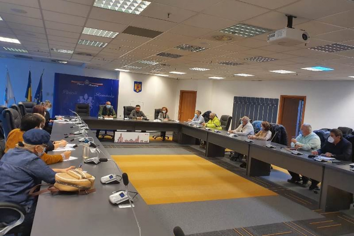 Ploieștenii din cartierul Mitică Apostol s-au întâlnit cu primarul Volosevici: Începem un amplu proiect de modernizare