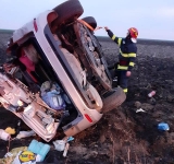 FOTO Accident cu descarcerare în Prahova. Patru persoane au fost transportate la spital