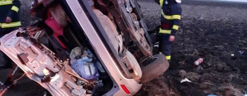 FOTO Accident cu descarcerare în Prahova. Patru persoane au fost transportate la spital