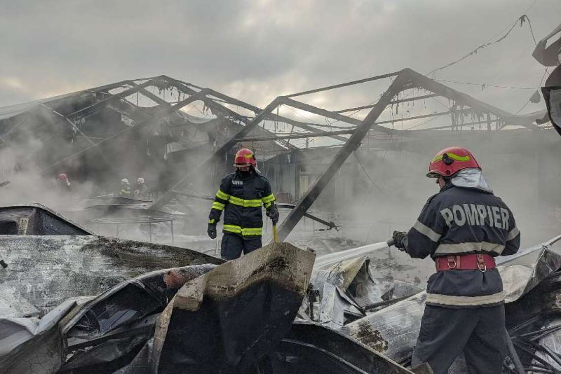 Cauza incendiului produs la cortul de evenimente din Strejnicu, deținut de familia primarului din Târgșoru Vechi