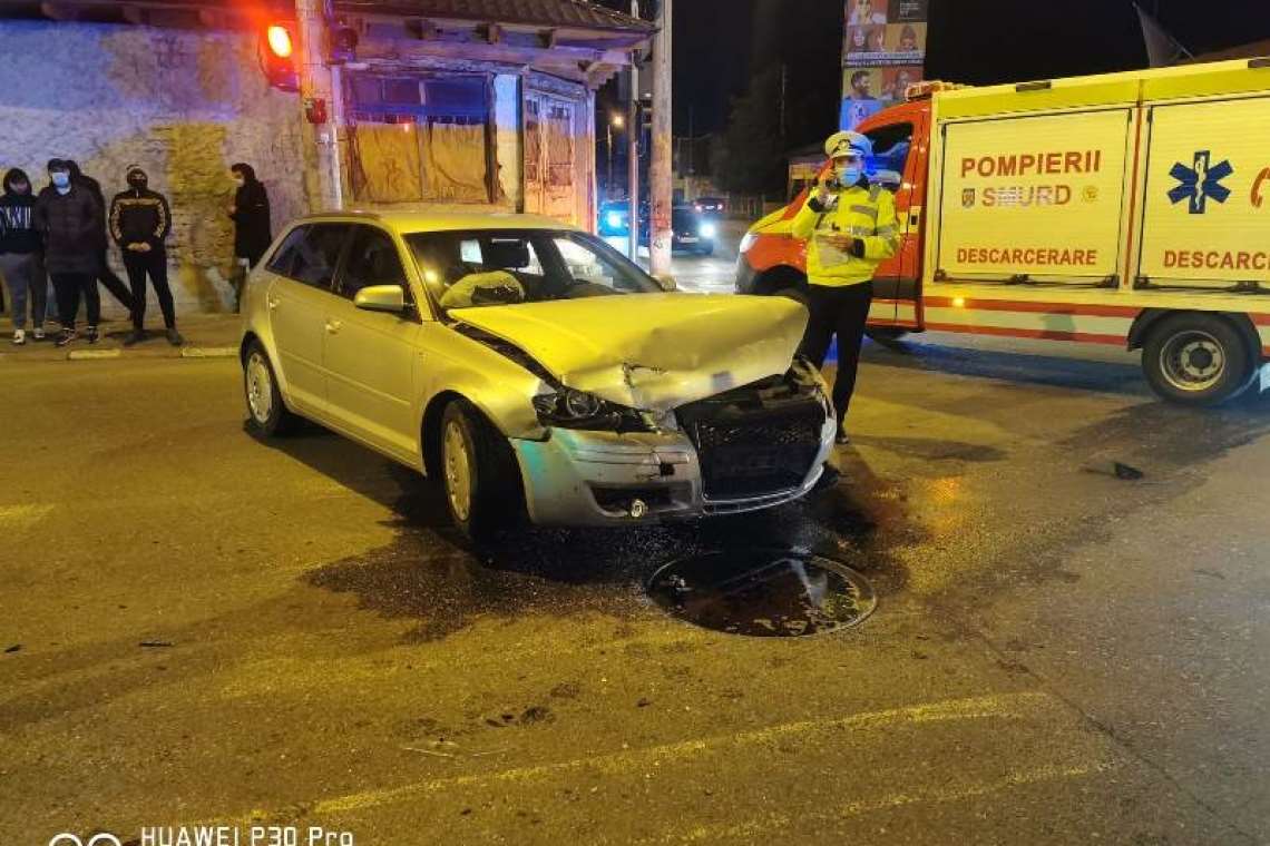 UPDATE FOTO Accident grav pe strada Mărășești din Ploiești. Un copil a fost proiectat în afara mașinii