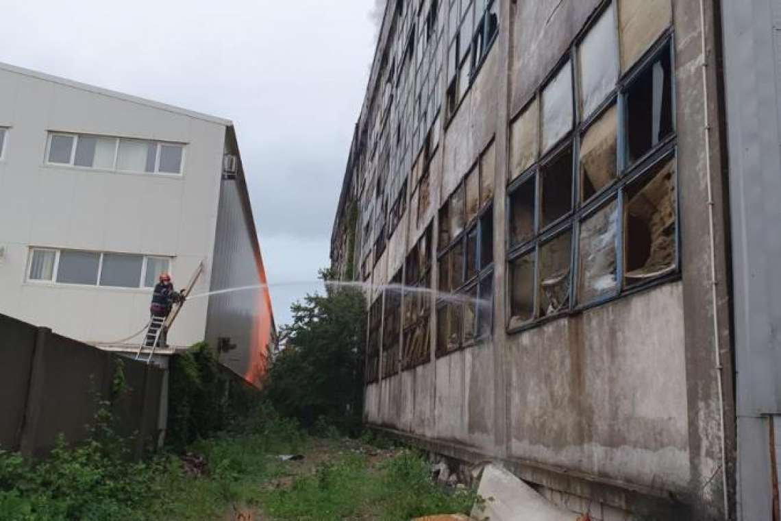 Reacția Gărzii de Mediu Prahova în urma incendiului de la EcoBurn: Măsurătorile nu au prezentat creșteri sau depășiri