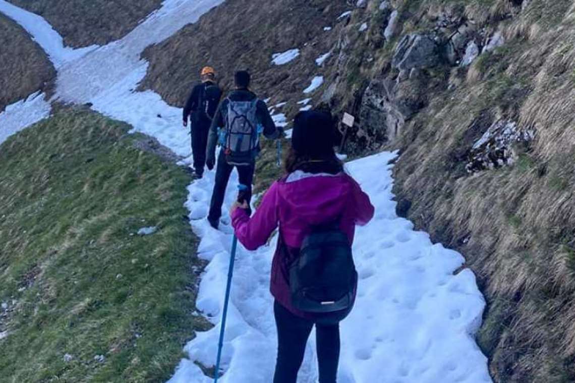 Doi tineri au rămas blocați pe Brâna Caraimanului. A fost necesară intervenția salvamotiștilor