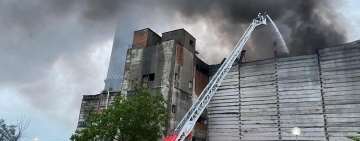 Incendiul de la Eco Burn nu a fost stins. Pompierii intervin cu nouă autospeciale și 1000 de tone de apă! 