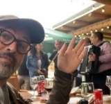 VIDEO| Billy Zane, celebru actor din “Titanic”,petrecere cu lăutari la un han din Prahova