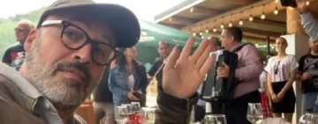 VIDEO| Billy Zane, celebru actor din “Titanic”,petrecere cu lăutari la un han din Prahova