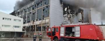 Pompierii intervin , din nou, la Brazi, la locul incendiului izbucnit acum aproape două săptămâni