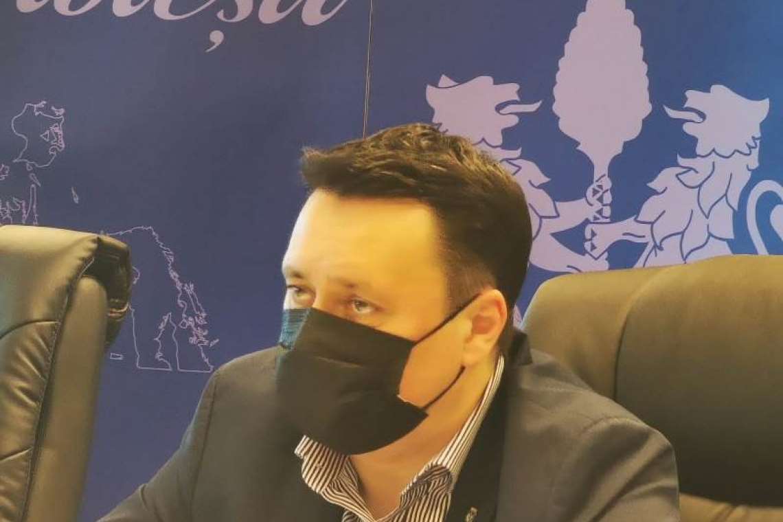 Primarul Andrei Volosevici solicită declararea stării de alertă din cauza gunoaielor şi măsuri concrete din partea Gărzii de Mediu